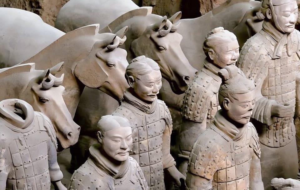 Xi'an day tour: Terracotta Army, City Wall, Goose Pagoda