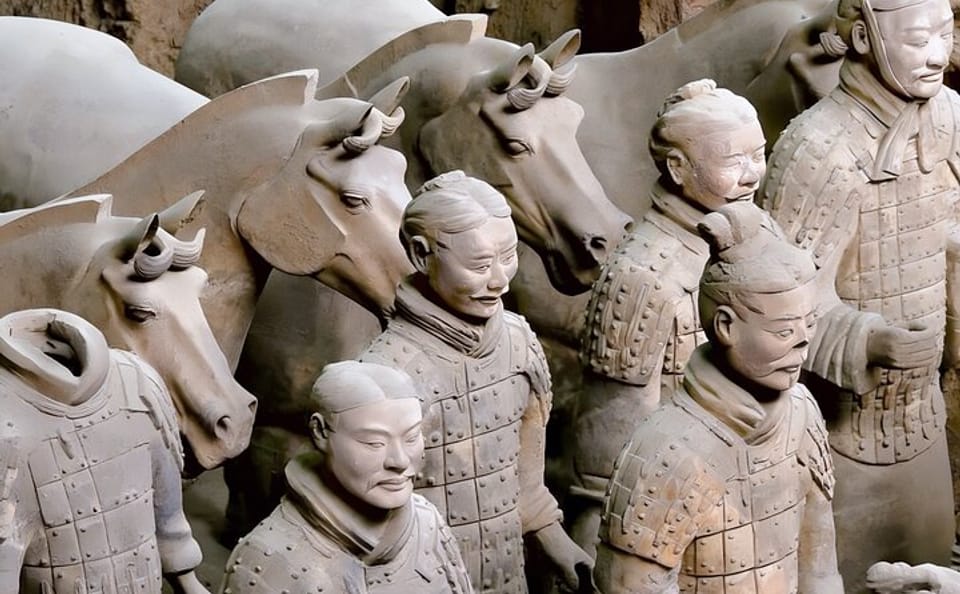 Xi'an day tour: Terracotta Army, City Wall, Goose Pagoda