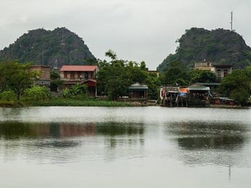 Tam Coc River Day Tour from Hanoi with Hoa Lu Visit