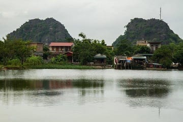Tam Coc River Day Tour from Hanoi with Hoa Lu Visit