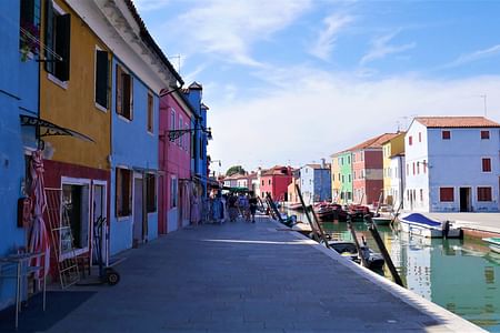 Venice Lagoon Cruise to Murano & Burano: Glass Blowing & Culture