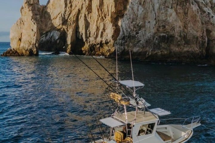 Private Deep Sea Fishing Cabo 5 Hour 30ft Boat 5 Anglers 5
