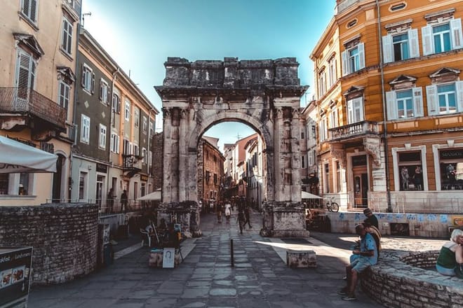 Pula Private Walking Tour Experience photo 3