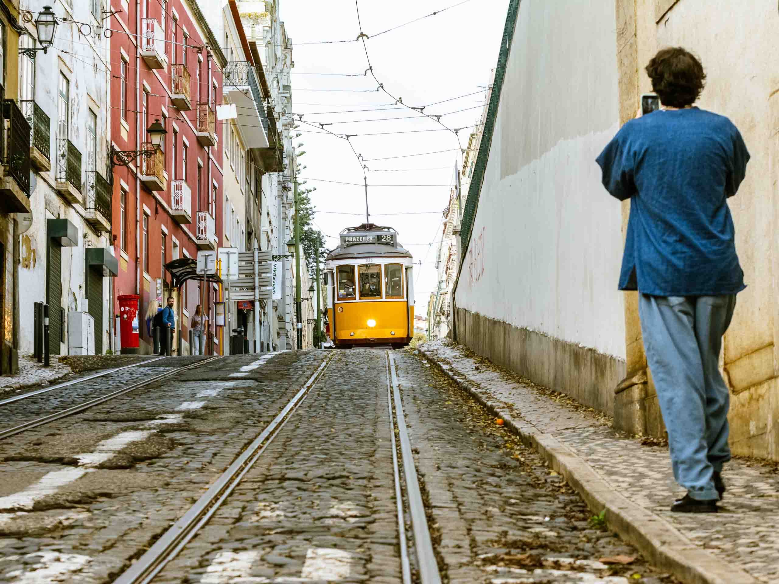 Lisbon Photography Tour: Authentic Alfama with Local Photographer