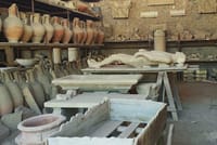 Cast and amphorae found in Pompeii
