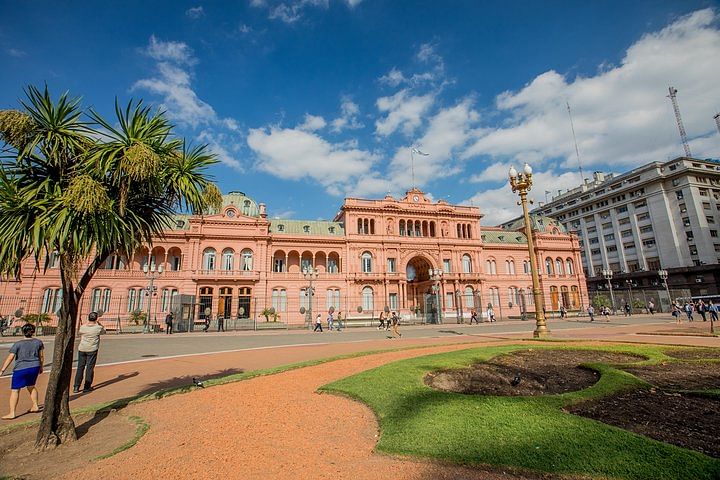 Buenos Aires Platinum City Tour: Explore Top Neighborhoods & Landmarks