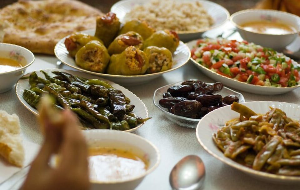 Istanbul Cultural Walking Tour with Family Dinner Experience