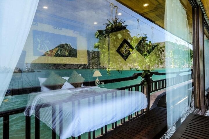 Cozy Boutique Cruise Visit Lan Ha Bay & Cat Ba Island from HANOI