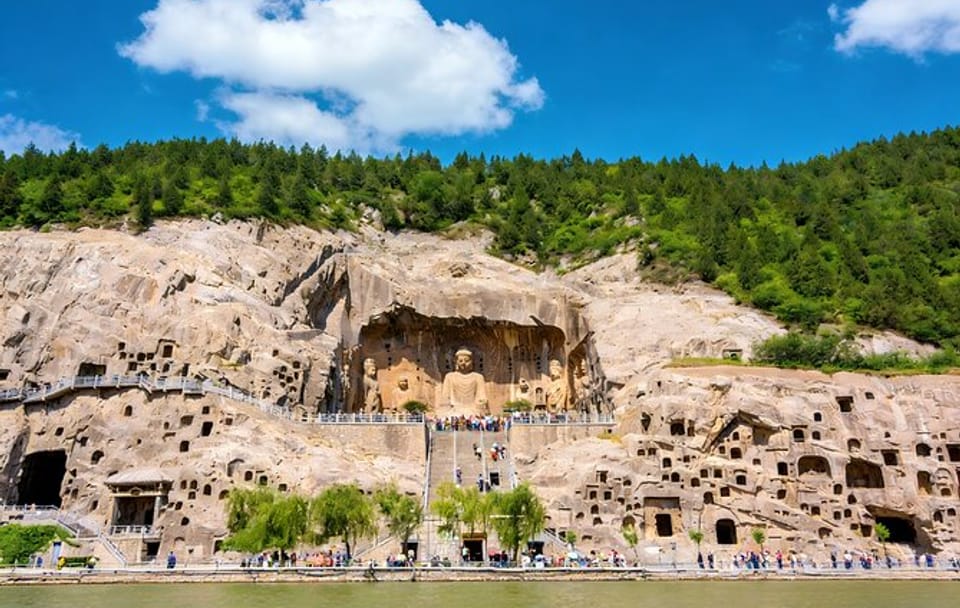 Luoyang City Highlights Tour with Museums and Lunch