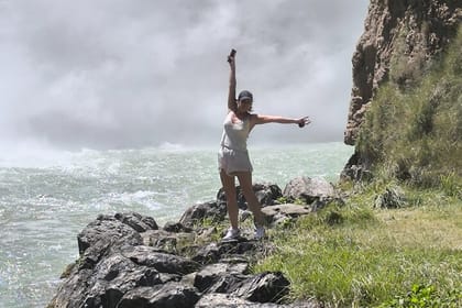 From Valencia: Montanejos Thermal Springs & Girlfriend Waterfall