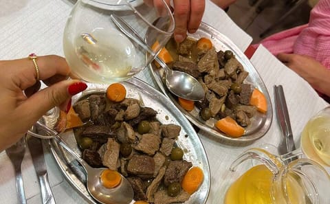 Lisbon Food and Wine Tasting Tour in HIDDEN GEMS (Small Groups)