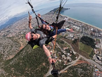 Tandem Paragliding Adventure Over Alanya's Stunning Landscapes