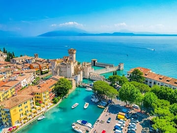 Private Lake Garda & Sirmione Full-Day Tour from Florence