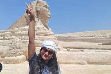 Private Tour of Cairo's Pyramids, Museum, and Bazaar