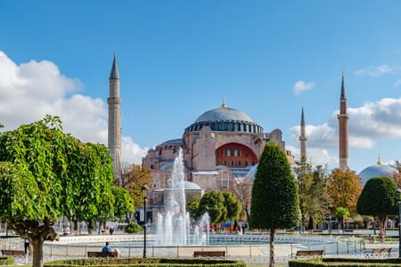 Istanbul Walking Tour: Discover Landmarks, History & Local Delights