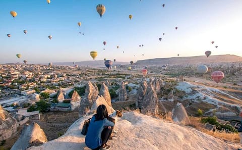 Semi-Private Bus Tour of Göreme and Uchisar in Cappadocia