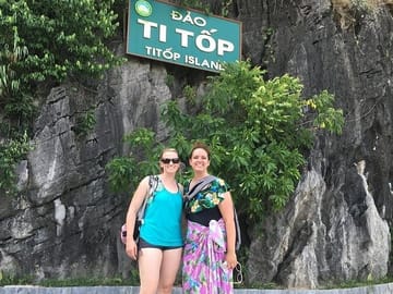 Best Seller Halong Bay Day Tour: Cruise, Lunch, Island and Cave