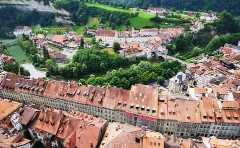 Guided Walking Tour of Fribourg's Medieval Old Town and Cathedral