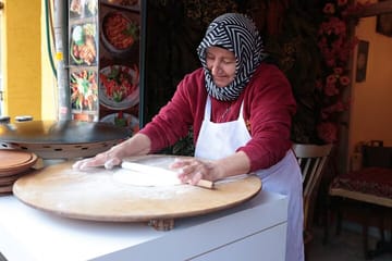 Istanbul Food Tour: Ferry from Europe to Asia Markets