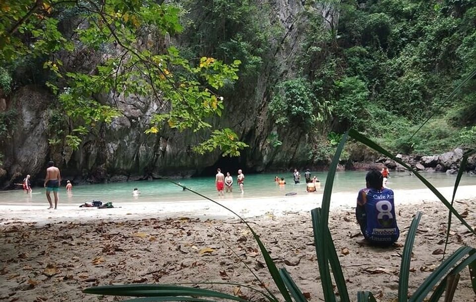 4 Islands Speedboat Tour with Snorkeling in Ko Lanta Yai