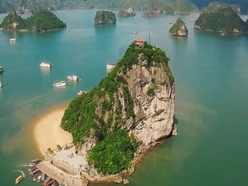 Halong bay titop island