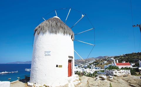 Athens and Fira 8-Day Cultural Tour with French Guide