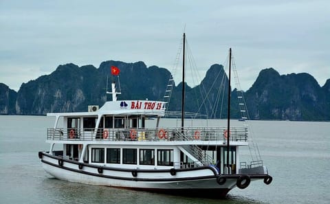 Halong Bay Full Day With Cave, Kayaking,Swimming,Highway Transfer