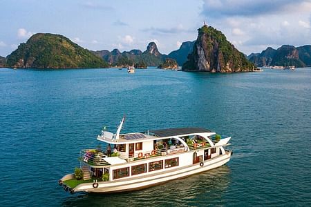 Luxury Wonder Bay Cruise Tour in Halong Bay – Explore Stunning Scenery