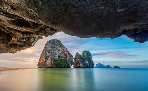 Phi Phi Islands and 4 Islands Speedboat Tour from Ao Nang