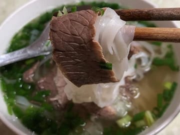 Tasting 8 Different Hanoi Street Foods at Night Time