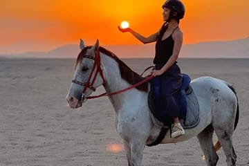 Camel and Horse Riding Tour in Hurghada's Beach or Desert