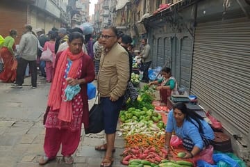 Souvenir Shopping Walking Tour in Kathmandu Bazaars