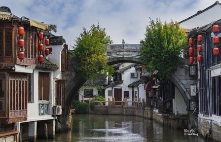 Shanghai City and Zhujiajiao Water Village Tour
