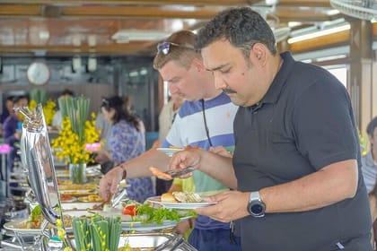 Halong DELUXE Cruise Full Day Tour: Buffet Lunch,Cave and Island