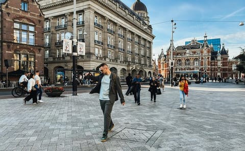 Photoshoot Experience at Dam Square in Amsterdam