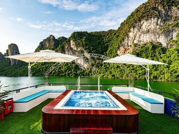 HALONG BEST SELLER -5 Star Day Cruise: Buffet Lunch and Jacuzzi
