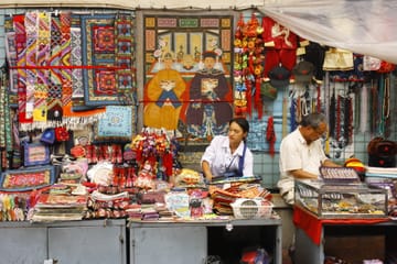 Distinctive Market Tour with Shaomai Lunch and Full Massage