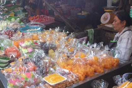 Maeklong Risky Market and Amphawa Floating Market
