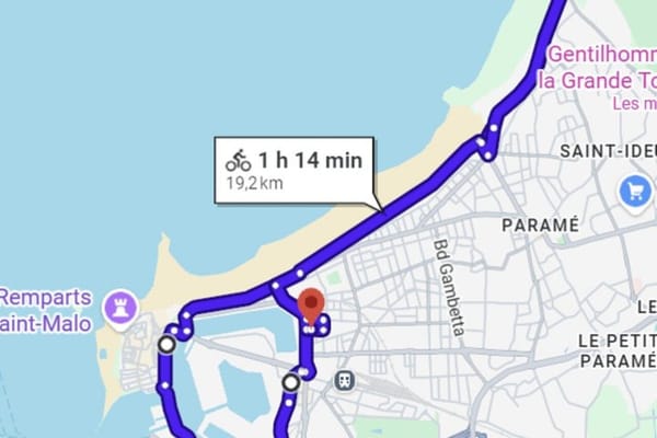 3-hour guided bike ride in Saint-Malo, discovering the coastline and the city's highlights (easy level)