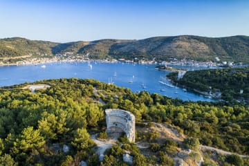 Private Boat Cruise to Vis and Biševo Islands from Hvar