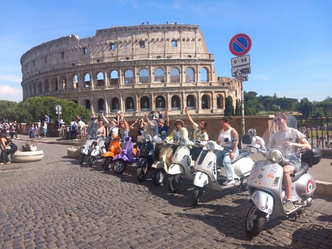 Dolce Vita Vespa Tour in Rome