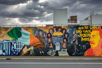 Belfast and Dublin Six-Day Rail and City Tour