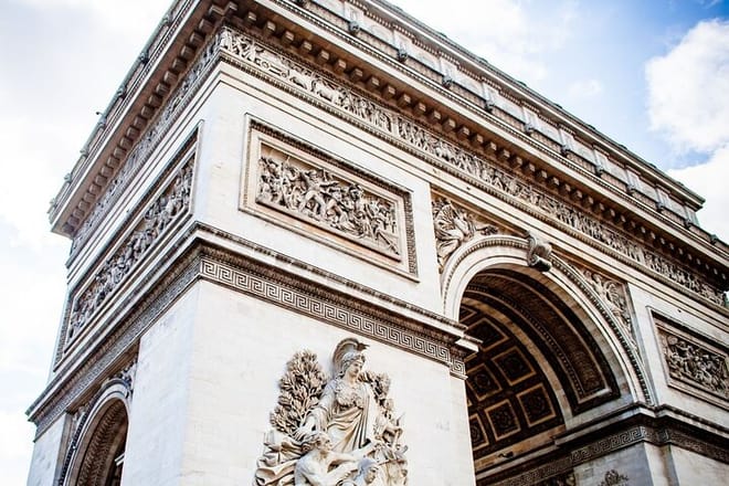 Paris Highlights Private Sightseeing Car Tour