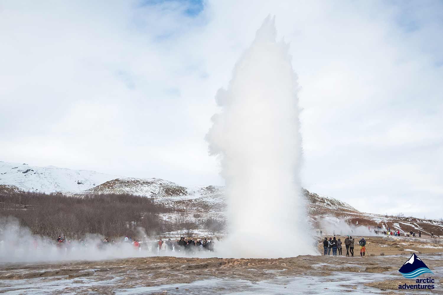 Geothermal geysir strokkur erupting during 4 day tour Iceland