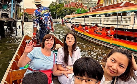 Discover Bangkok: Culture, Michelin Street Food & Evening Cruise