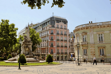 Lisbon Afternoon: Private Tour with Monuments and Fado Dinner