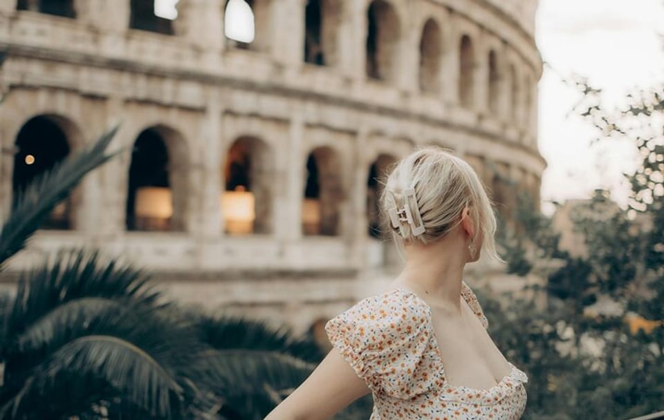 Professional Photoshoot Experience at the Colosseum in Rome