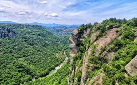 Hike the Han Fei River Ancient Path from Shanghai