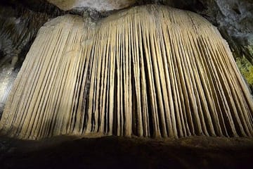 Full-Day Amazing Caves And Footprints of Dinosaurs Private Tour Guide