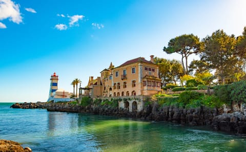 Lisbon City Break: 6-Day Tour with Accommodation and Pass